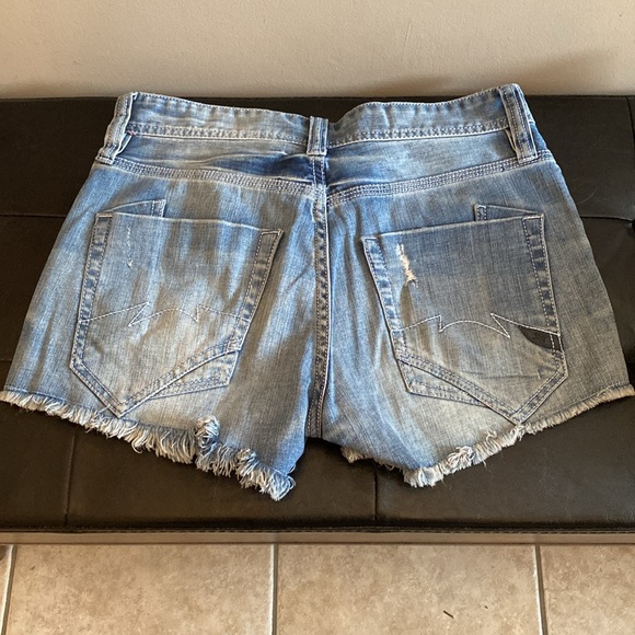 Vintage Parasuco boy friend spiked jean shorts - Picture 4 of 4
